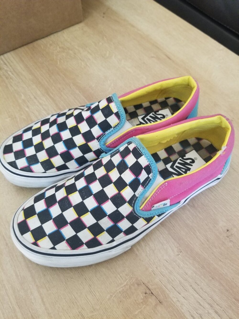 Vans Slip-on Sneaker Shoes Womens 9, Men 7.5